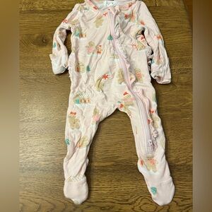 Angel Dear 3-6 mth Christmas gingerbread them good condition